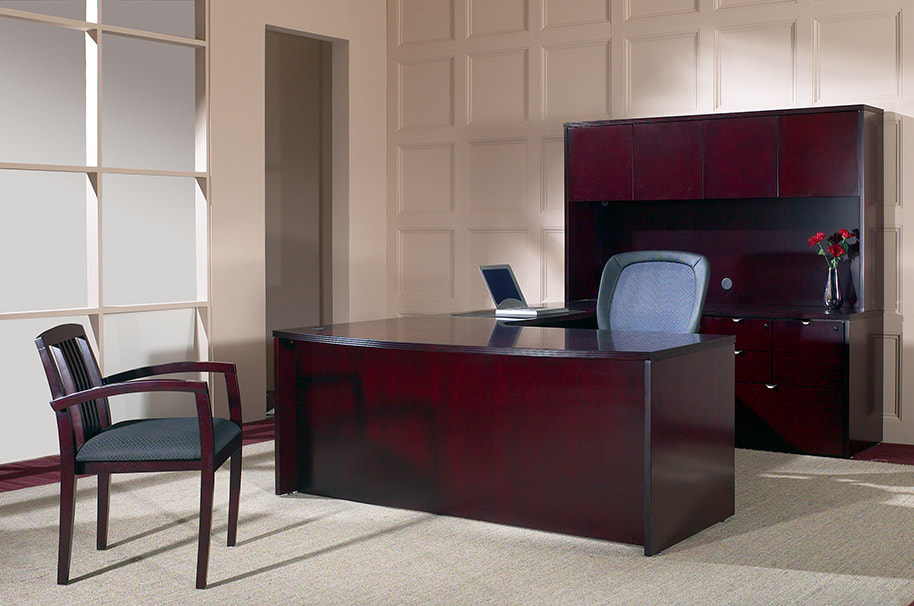 Wood Veneer U-shaped Private Office